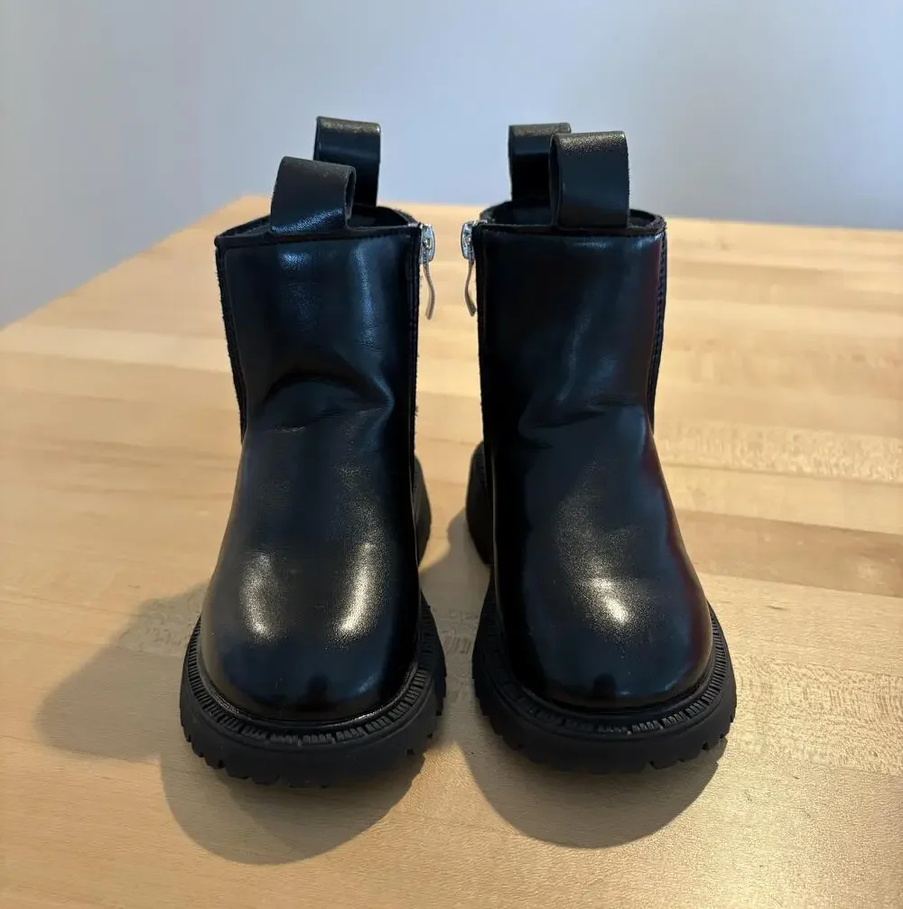 Zhemiti Xieye Boots Shoes Youth Size EUR 25 Black Faux Leather Zipper Pull On